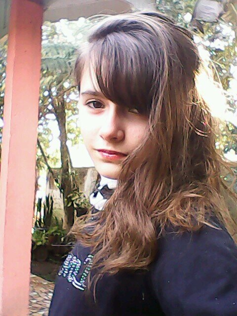 Adoro Rock, amo pizza e hamburger ,meu cantor favorito é sem duvidas mitchel musso