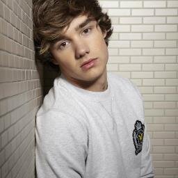 Ludzie mówią, że nie powinniśmy być razem. Że jesteśmy za młodzi, by wiedzieć wystarczająco o wieczności - Liam
 #Directioner #Skoczykoholiczka