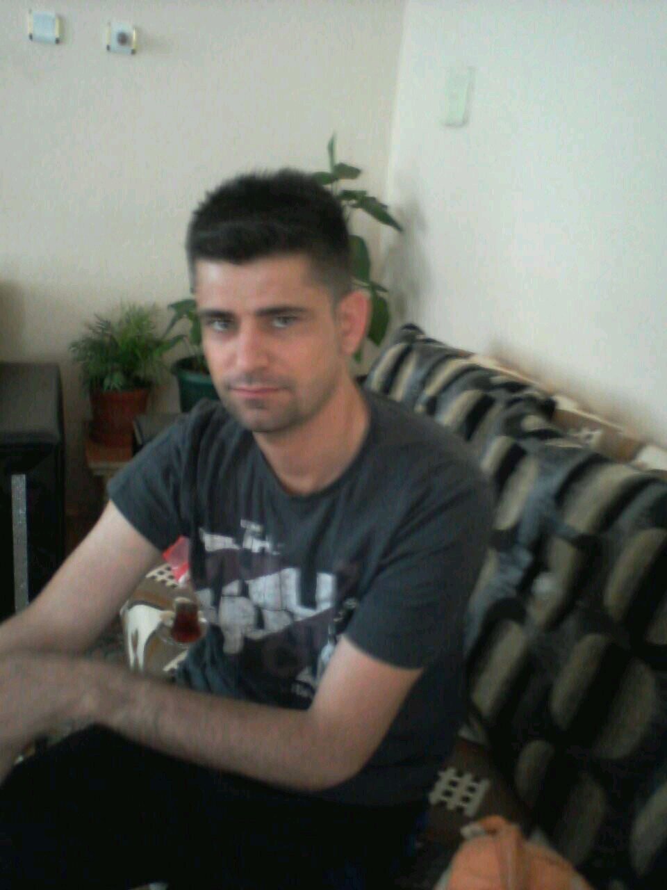 excoverr's profile picture. Que travaille, on gagner....