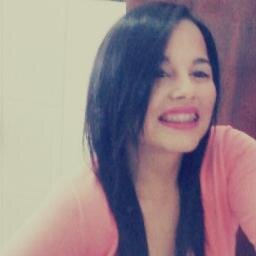 Toda delicada e ousada no jeito de viver. 
                          † = ♥
