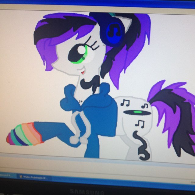 A DJ from Las Pegasus, moved to Ponyville to see anything interesting is here! Friends: @mlp_linah2, @mlp_lovey, @mlp_twirl , also a DJ earth pony!