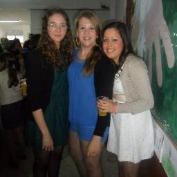 TENGO 17 AÑOS SOY SIMPATICA Y ME GUSTA SALIR CON MIS AMIGAS:)