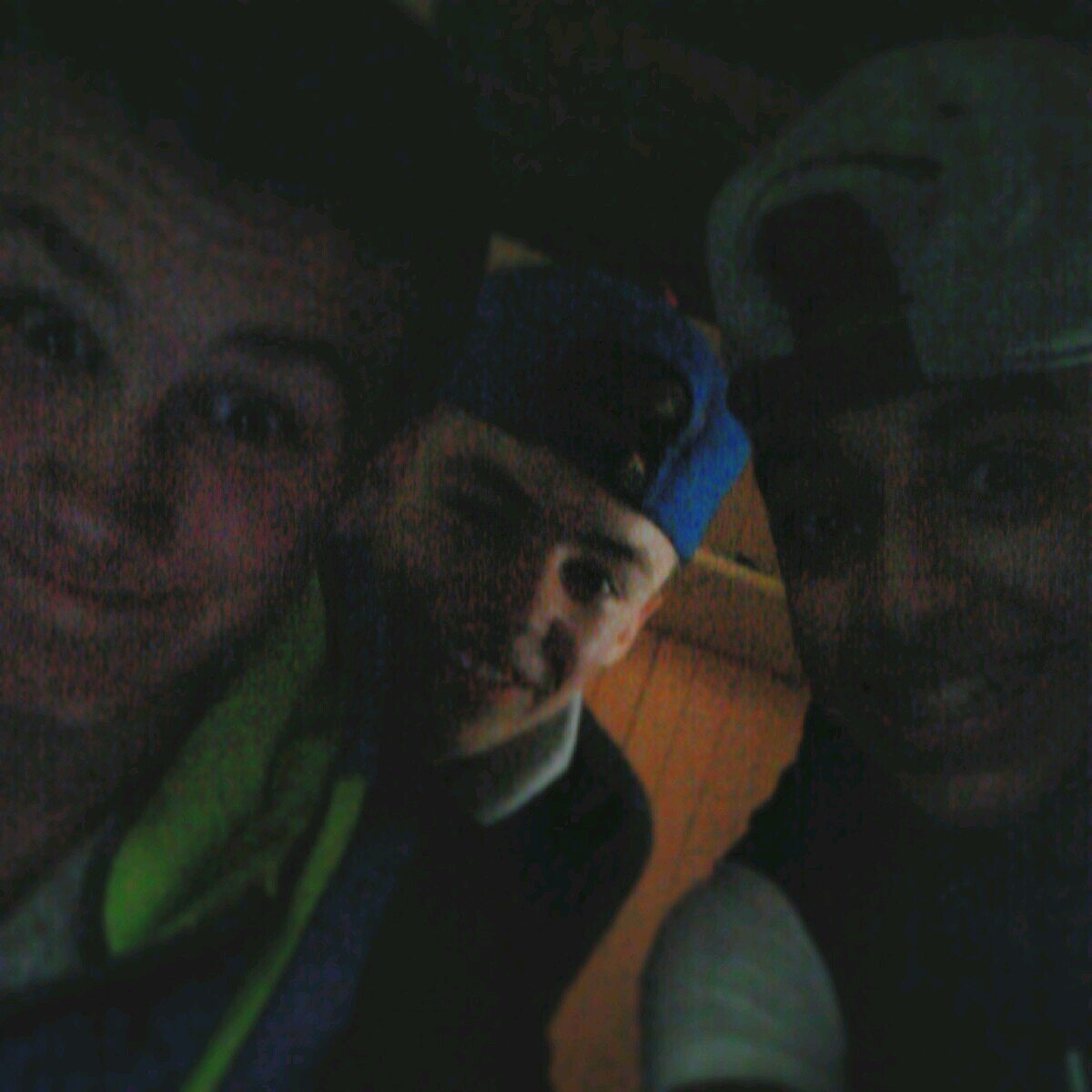 chillende met goons 24/7