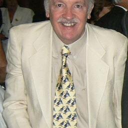 Médico-Especialista en oncología-miembro fundador del GOCS-Jefe del Servicio de Oncología del Htal. Penna de Bahía Blanca, Argentina