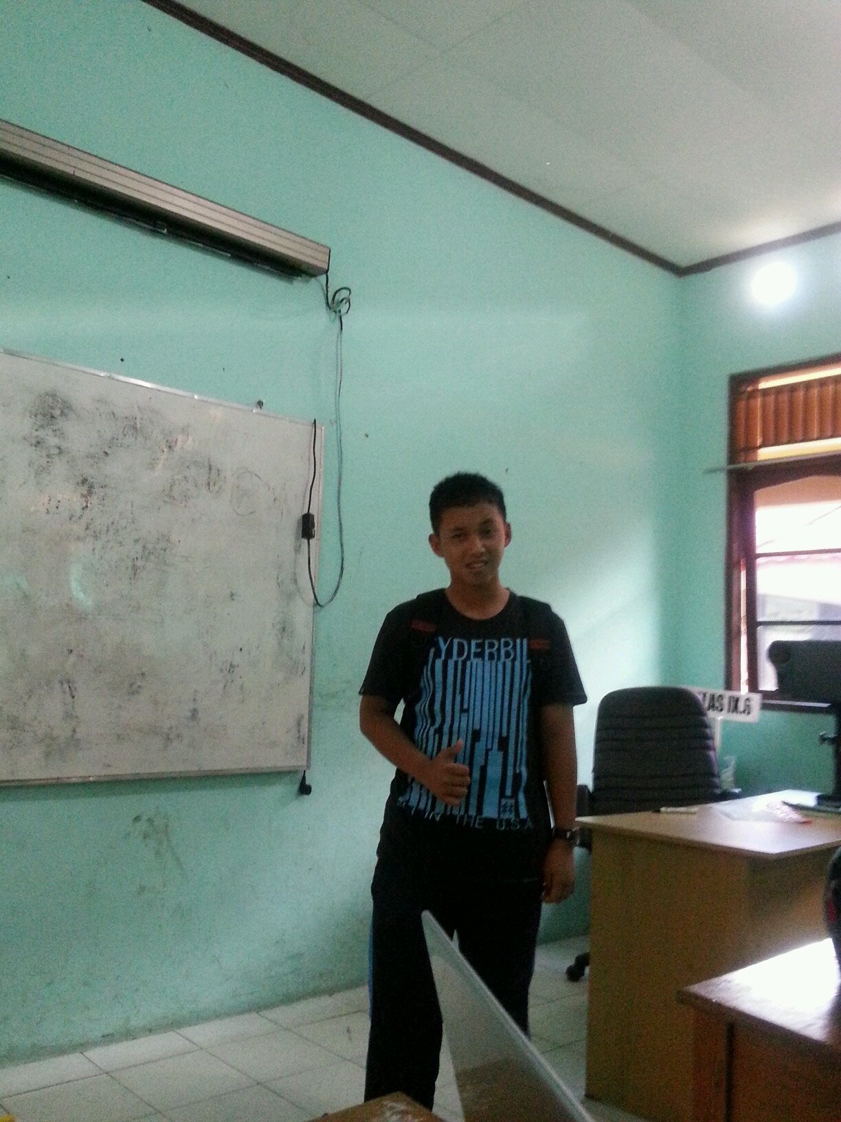 Fiqi_MFM's profile picture. YOU MUST FOLLOW MY ORIGINAL ACCOUNT : @muhammad_fiqi  THANKS ! ^^