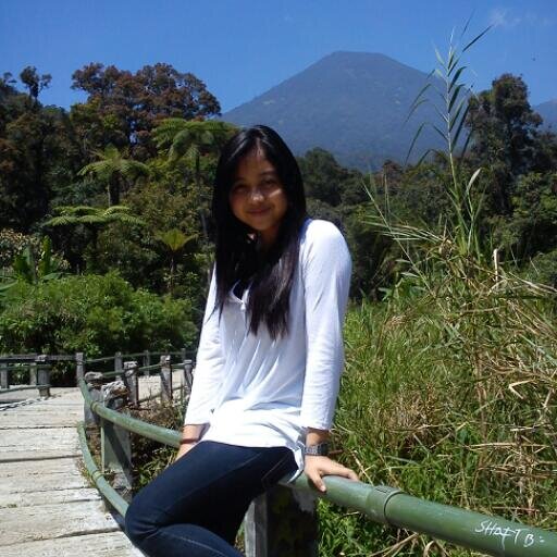 irma_avrilia's profile picture. Simple and Love my Family