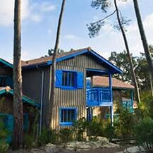 Location plaisir au Cap-Ferret, 12 cabanes dans le pur esprit Ferret, sous les pins et à deux pas de la plage des Américains : info@lescabanesduboque.com