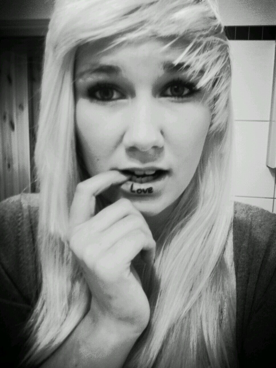 16/blue eyes/love Shopping/JB is the best/