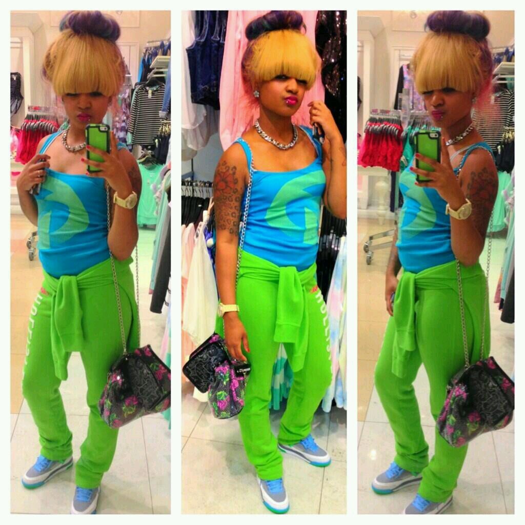 worship my bio ~ worship my follow. button ~ worship my weirdness~ Worship My Twerking ON the tl ~ Worship Dreka :) ~That's all i ask for :3