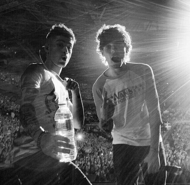 I GAVE YOU A FREE FOLLOW SO PLEASE FOLLOW MY FRIEND @pshnouis IN RETURN LIAM FOLLOWS HER