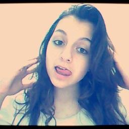 Ariana,15 anos,gosto de dançar,isso serve :p