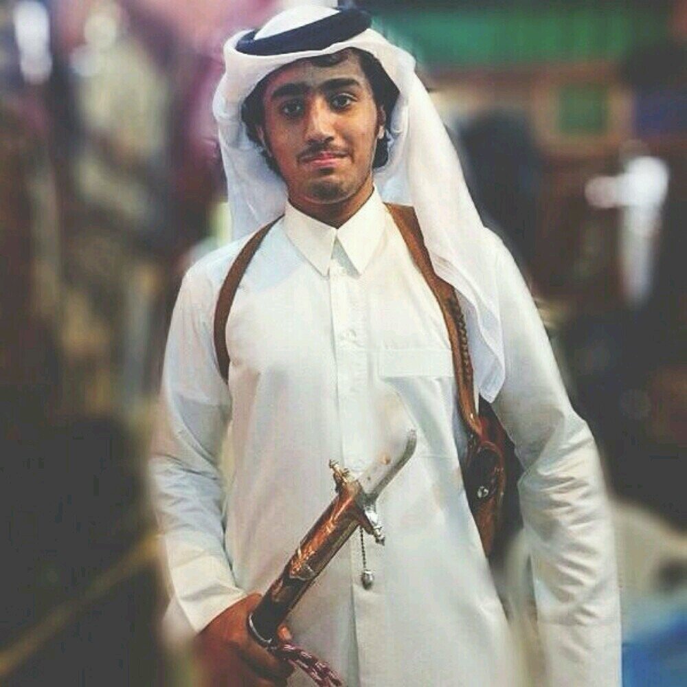 ‏وسيـع بال و إن بـغيت التفـاصيل ،  راعـي مـزاج و ضحكتـي راس مَـآلِي ..