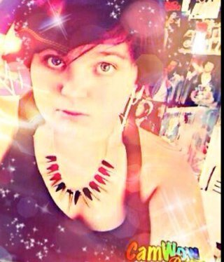 @itsMichaeI5SOS is my new Buddy :) :) I Love My 2nd Mummy @BYEMalik1 :))