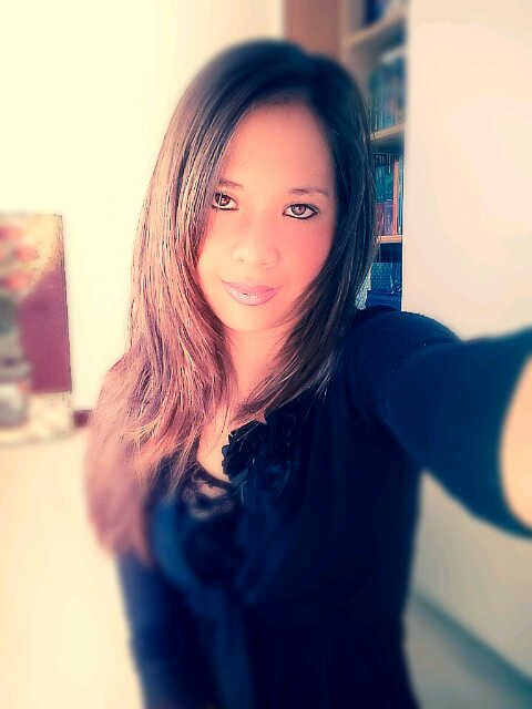 Don't judge people by what you see ♡ there's always more than meets the eye. I'm 17 funny and talkative and just a happy person!!