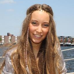 Werkt samen met @juliafantwit... Fanaccount over Mathilde. Ze heeft mee gedaan aan JSF en wat deed ze het goed ook fan van haar druk op volgen!!!