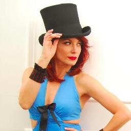 The Vintage Belles are the industries top working dancers who have come together to bring back the glamour of vintage Hollywood & style of NY Broadway!
