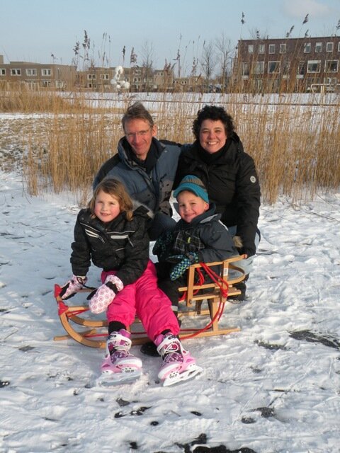 co-ouder: dochter (18), zoon (16), chemisch analist, weerman, hockey en hardlopen, schaatsen en skiën,  fotografie, astronomie.