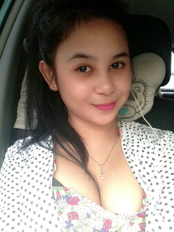 Instagram : syarahamelia