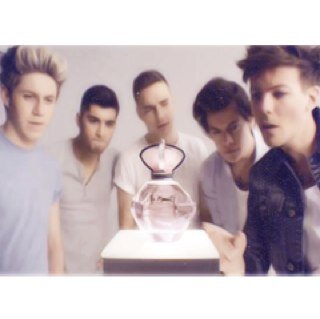 Hi! Please follow me On @zainmybabe I follow back!{Ask me} ME PUEDES SEGUIR EN @zainmybabe Doy follow back si me lo pides.
