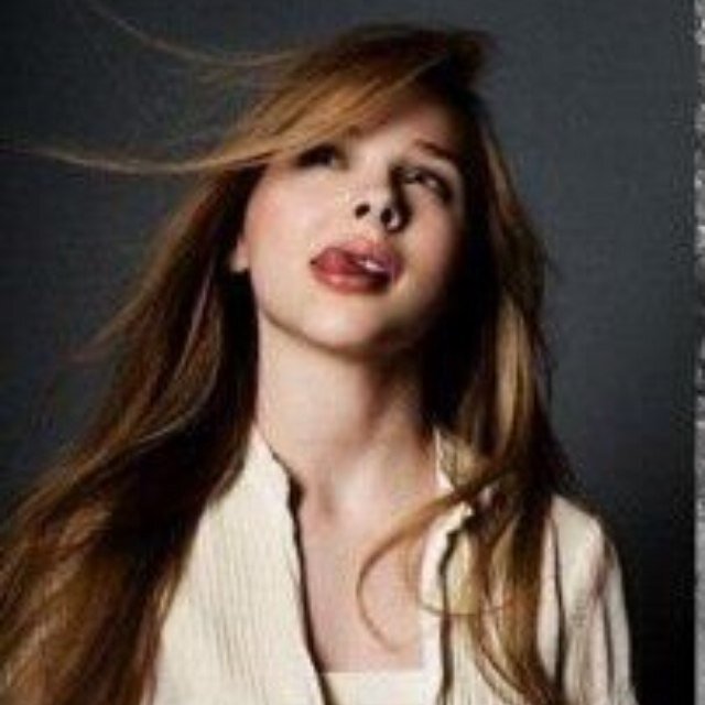 Chloë Grace Moretz ❤ Anthony Michael Spears ❤Chloë noticed #SmileChloë on 08/31/13❤ member of S6