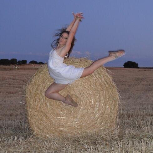 esther_jest's profile picture. 