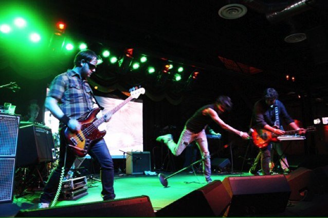 Electro-rock, punk, dance.
