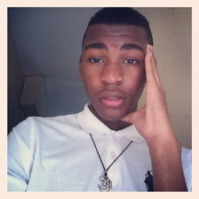 francais congolais,french niggas,âge;15ans ,aime ;le foot ,basketball ,swaag man j adore jouer avec mes pote faire la fête j adore surfer