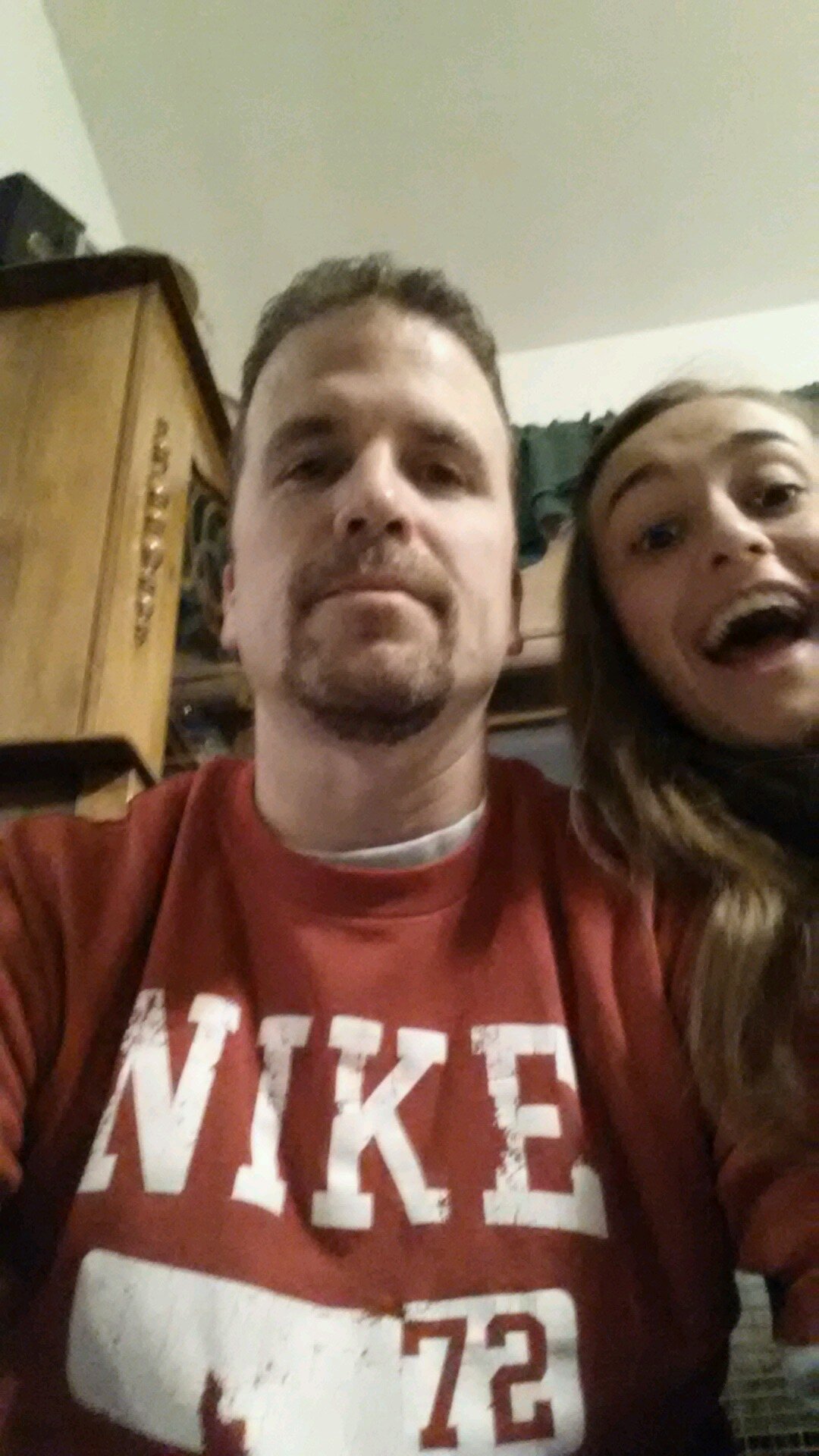 Dee_49's profile picture. 