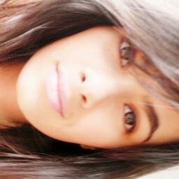 Sou como você me vê. Posso ser leve como uma brisa ou forte como uma ventania, Depende de quando e como você me vê passar.