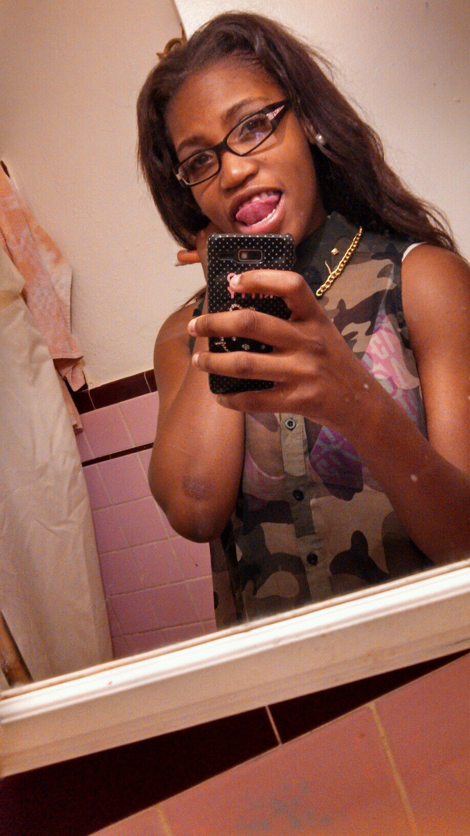 follow me , ill follow back :)