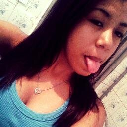 Católica, flamenguista, tímida, ciumenta, debochada ! 
- Pra quem tem Fé, a vida nunca tem fim =)