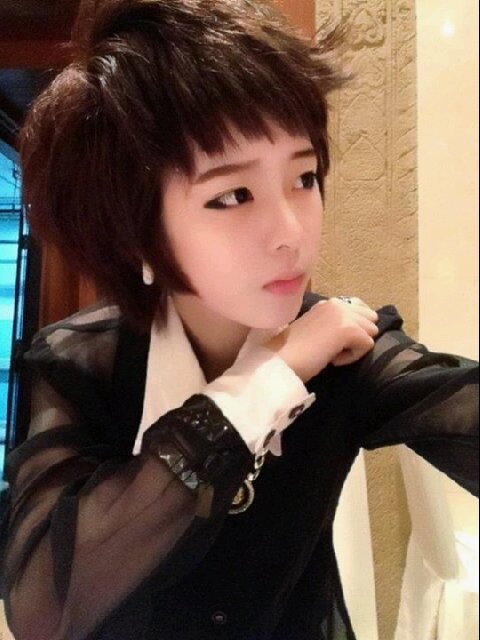ชื่อโพดำค่ะ  ไม่สวย  กวน  เกรียน  โหด เถื่อน เอาเป็นว่าไม่เหมือนผู้หญิงเลยละกัน  ยดทรจ.