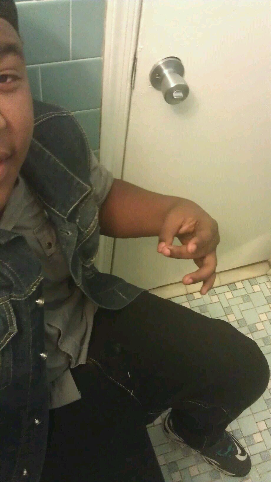 Bee koolin you knw