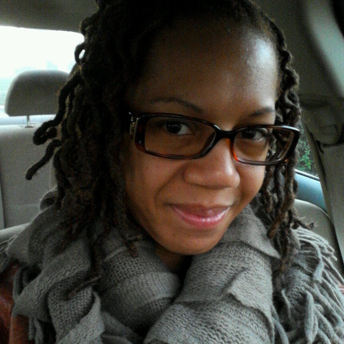 I'm as sweet as honey but as sharp as a tack.. I dont alwys followbck & if I do dont dm me- I'm allergic. *shrugs*