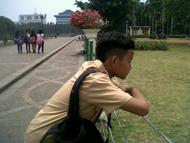 Nama: Adam Syaifullah
 Hobi: Gaming
 Cita-Cita: ???
 Tanggal Lahir: 18 Januari