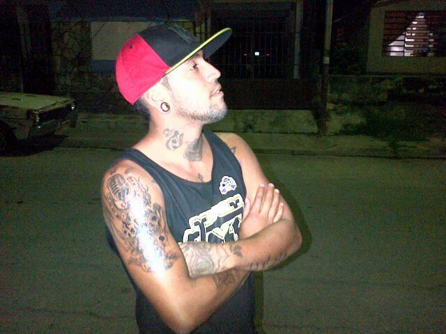 El Rey Del Rap Comedia Rapero venezolano de origen caraqueño Represent @doblehclothing #FlipsflopsClothing #Rompiente Manager @PortilloUrc #WilderRogrigues