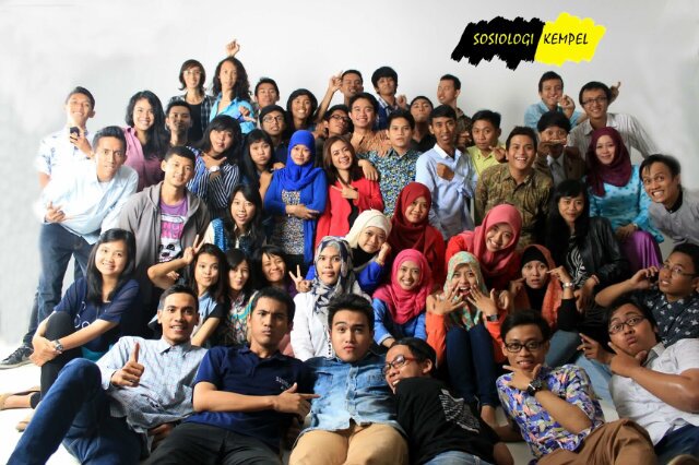 Akun resmi sosiologi universitas airlangga 2010,
 we are proud to be sociolog !
 - sosiologi kempel -