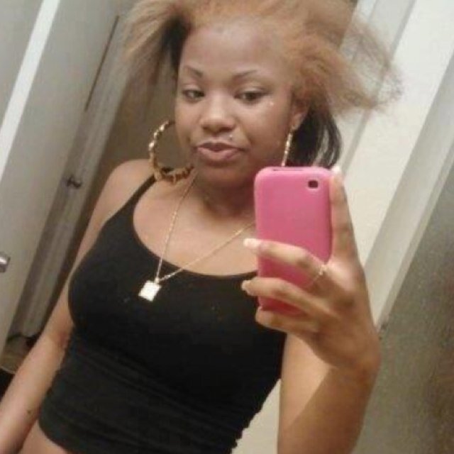 Katesimpson23's profile picture. I AM THE FEMALE WEEZY