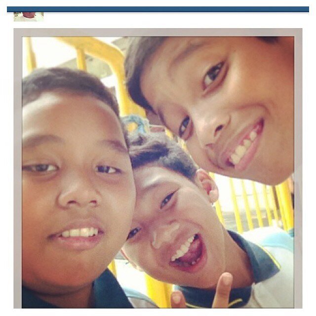 peep,peep be sure to follow me and my instagramm.. @shxfiq__