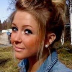 Im singel. Im 17 .And i love to party!