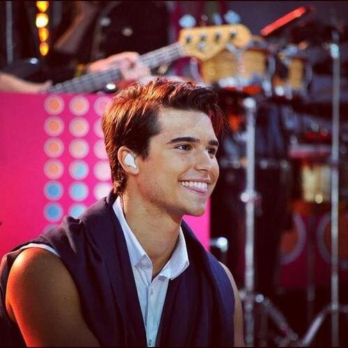 Fan tweet acount, to get Eric Saade's ass right here in The Netherlands! ♥ follow me and i follow back! (owner: @astrid_zwaag)