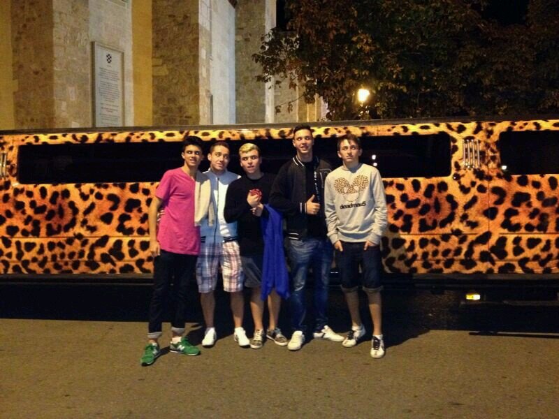 yetidelachawen's profile picture. Burberry Limited, Polo S. Sport 2002 C.B., Nike S.L..