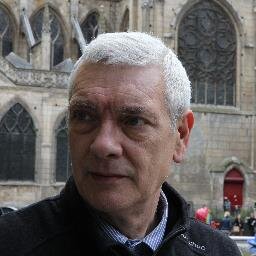 Nato a Milano a metà dei 50's
Laureato in S.d.P.A.
Giocato ed allenato a basket (70's - 80's)
Vissuto a Matera (90's - '08) dove riscopro saperi e sapori.