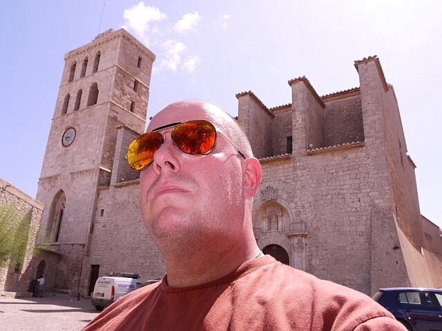 Hello, I'm a former adult entertainment producer, Olli T. Horn. I have extensive experience, having produced over 400 films.