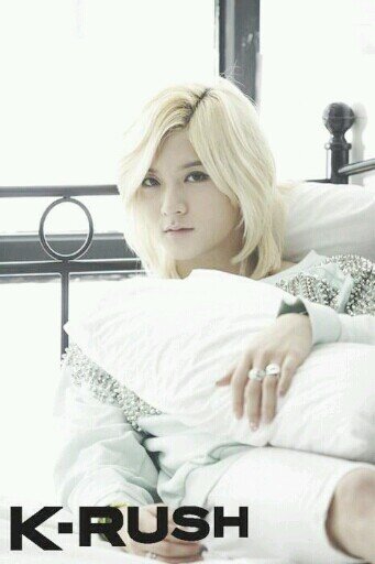 ผมชื่อเร็น มักเน่ จาก nuest นะครับจุ๊ปๆ