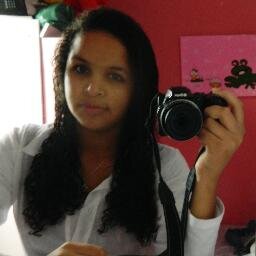 18anos,Sonhadora,Mãe,Guerreira,Timida,Sincera,Amiga,Maliciosa,Apaixonadaa,Uma garota que aprendeu a viver, que aprendeu a amar, e que aprendeu a ser FELIIZ. (8