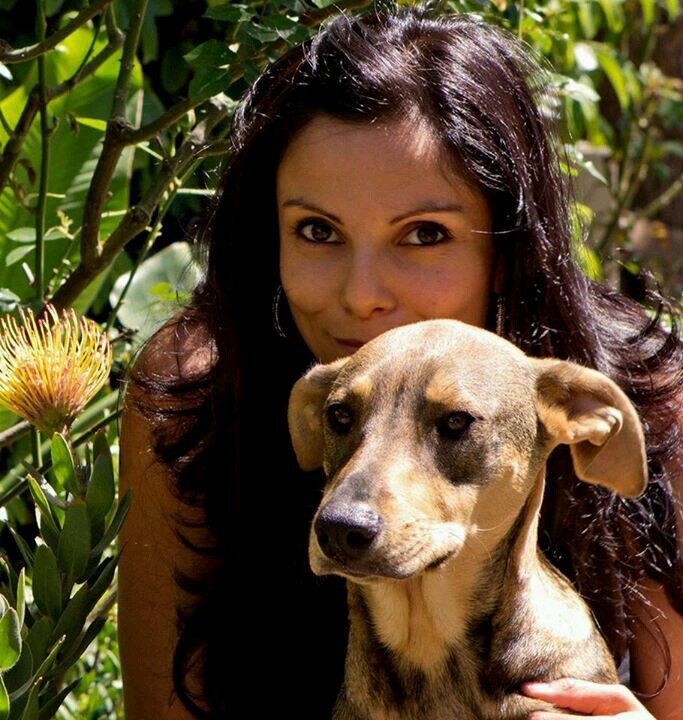 Trail runner (in my head at least), Nurse Hudson at work, pet photographer in my free time... And obviously a Cape Town addict!  jorja@animatography.co.za