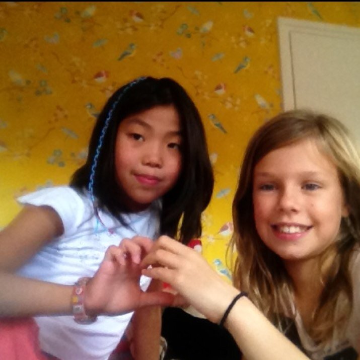 Wij zijn fun nichtjes en houden van geintjes  uit halen dus pas op