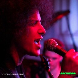 London born singer, songwriter, producer.  Currently working on EP.  #Unsigned. Check my music at http://t.co/GnvPsIL3FL and http://t.co/PnS7KKqAR2.