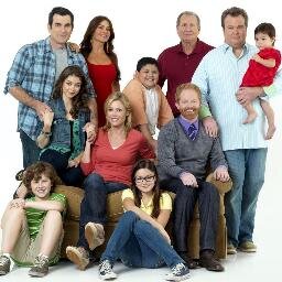 Twitter du quartier de la série de ABC, Modern Family. Diffusion en France sur M6.  @ModernFam @Hypnoweb